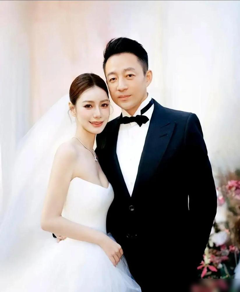 当初嘲笑马筱梅“大年初七生娃”是谣言的，现在脸疼不疼？
 
还记得吗？一张模糊的