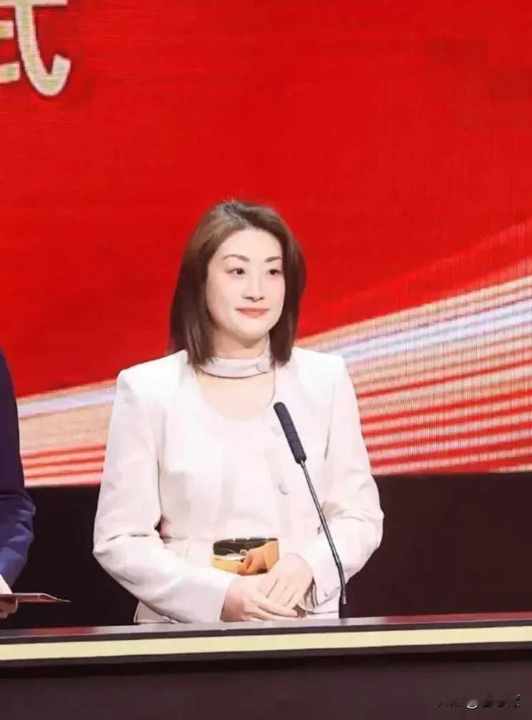 做人就做宗庆后，喝水就喝娃哈哈。