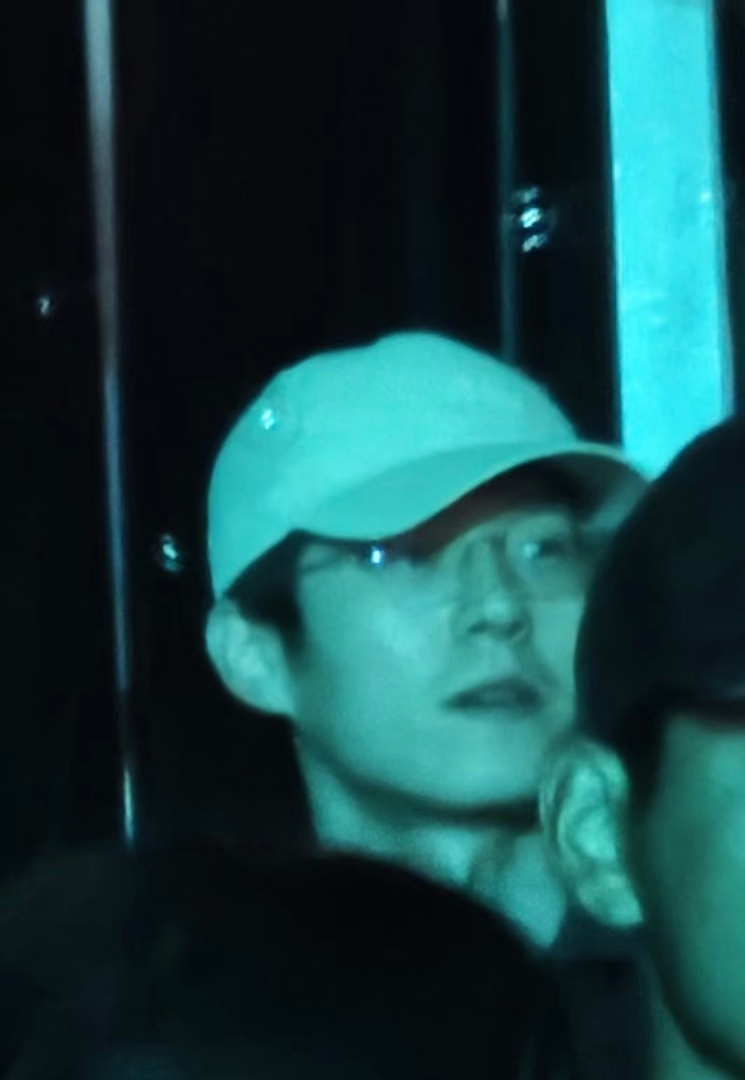 刘昊然去看了回春丹演唱会回春丹演唱会偶遇刘昊然 我有点事儿要去北京一趟 ​​​