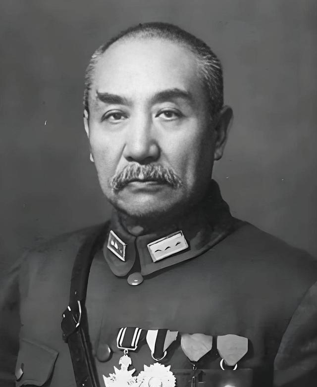 军部尚未批准攻击命令，师长却坚持出击，如何创造了军史上闻名遐迩的经典战例？
19