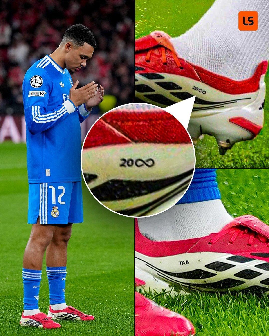 在对阵本菲卡的比赛中，特伦特球鞋上有特别的细节设计。🔍左脚球鞋上是他的姓名字母