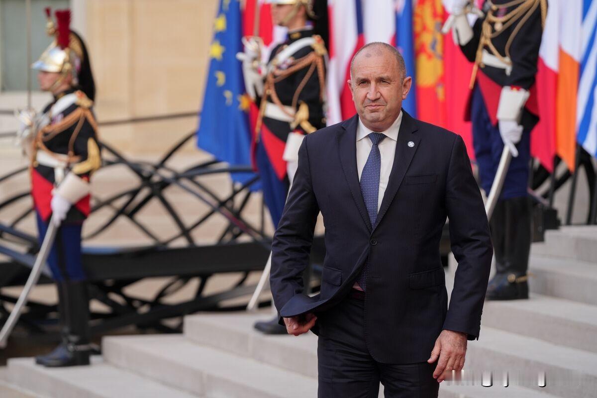 📝🇧🇬保加利亚人都退出了吗？

撤回支持还是政治谈判？

支持向所谓“乌克