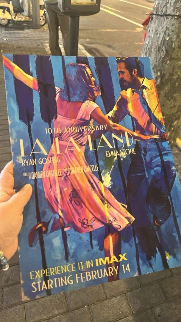 看，我摸回来一张 lalaland