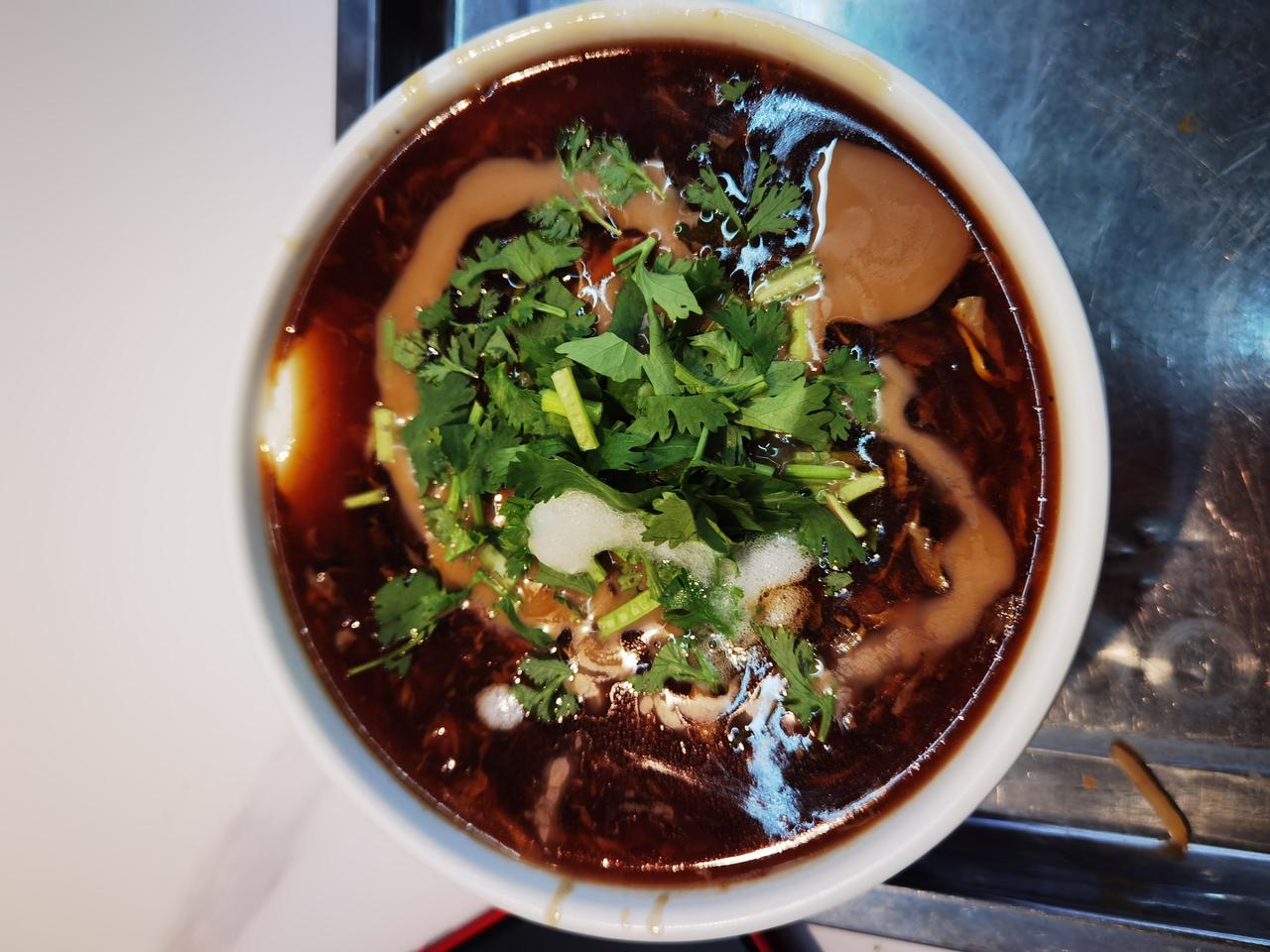 换了一家吃豆腐脑，4.5元，比那一家多了一元，尝尝味道还不错。