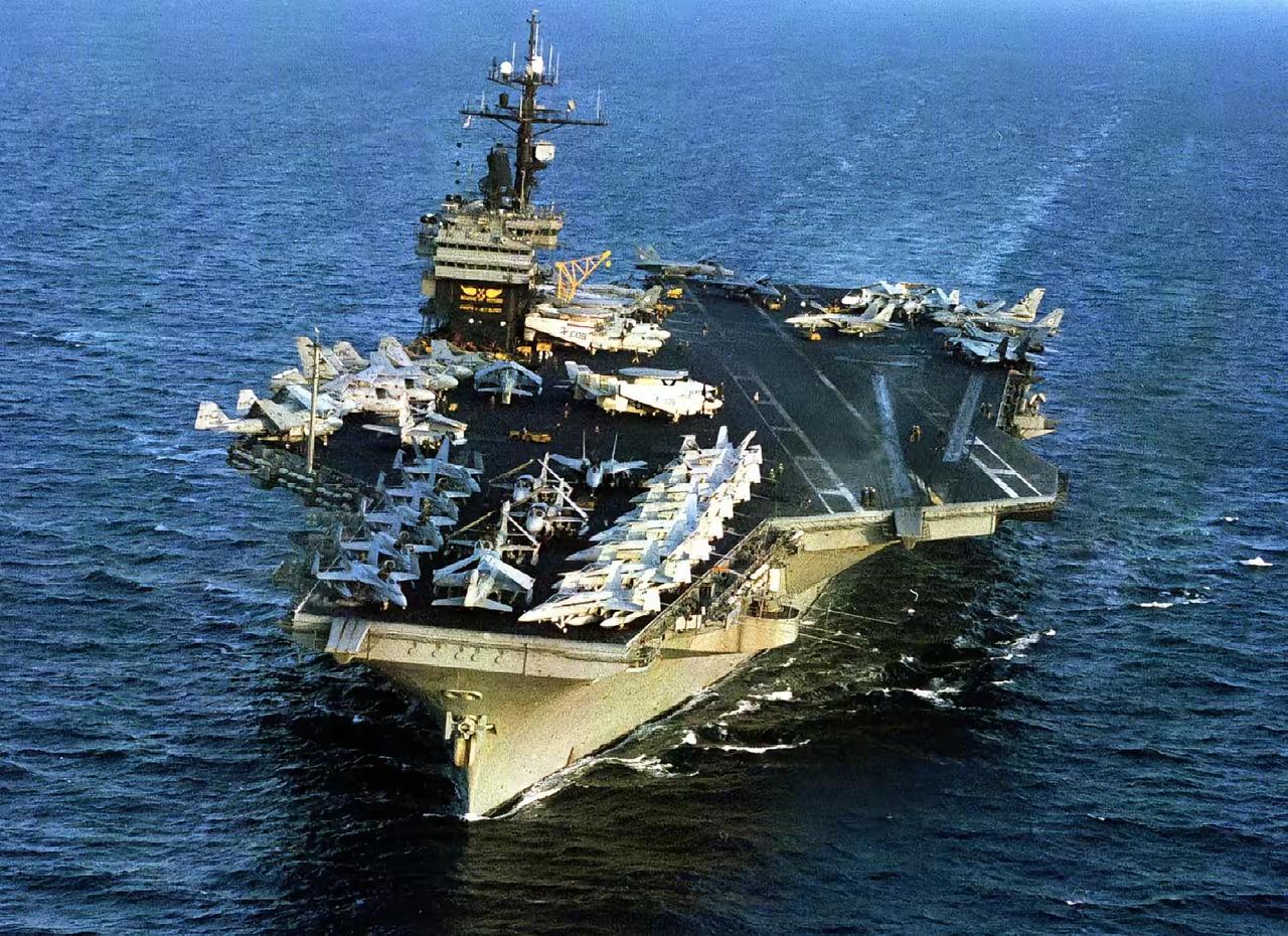 伊朗这样打就对了。
      首先，伊朗集中高超声速导弹打击美国航母和以色列境