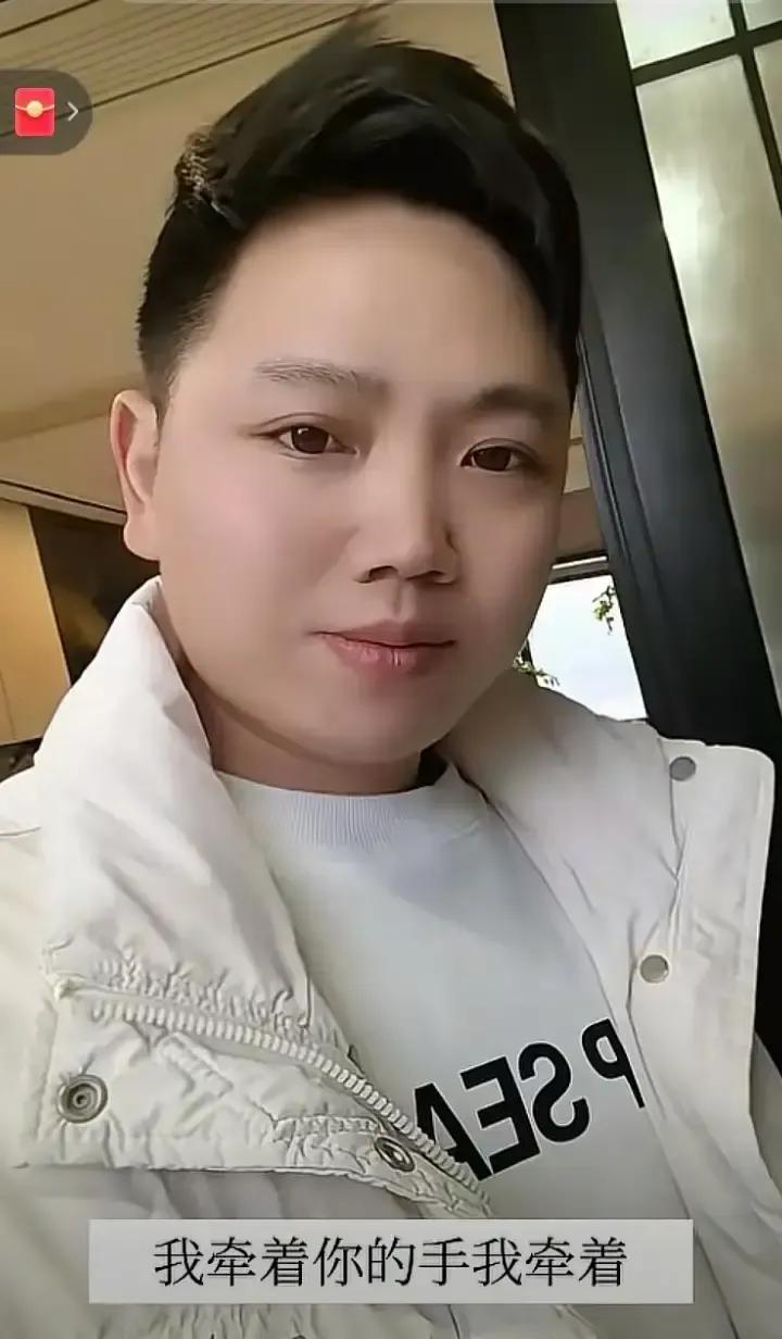 农村幺哥刚把去年的官司甩在身后，黄花菜又举着新截图杀回来。
去年二月法院白纸黑字