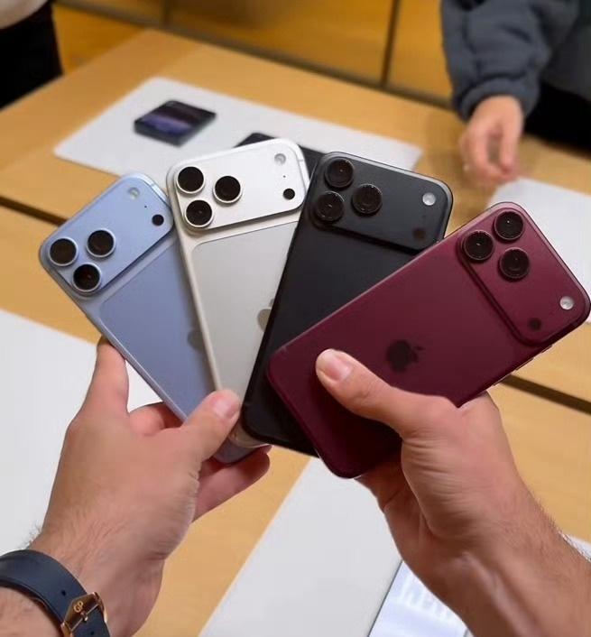 W38周，iPhone18Pro系列卖爆了，首周卖了130万，单周份额暴涨到31
