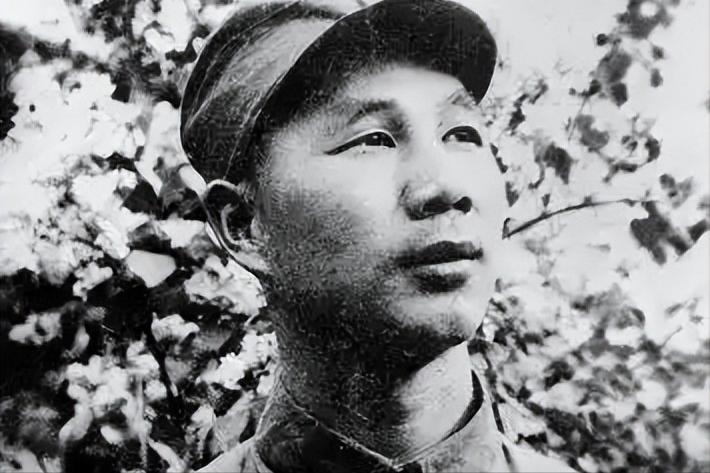 晋察冀军区第一分区司令员杨成武，活跃在华北战场。1939年，他率部诱敌深入，在黄