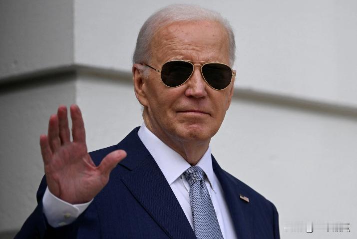 拜登继续突击援助。美媒称，拜登秘密向国会申请了240亿美元，用于向乌克兰提供援助