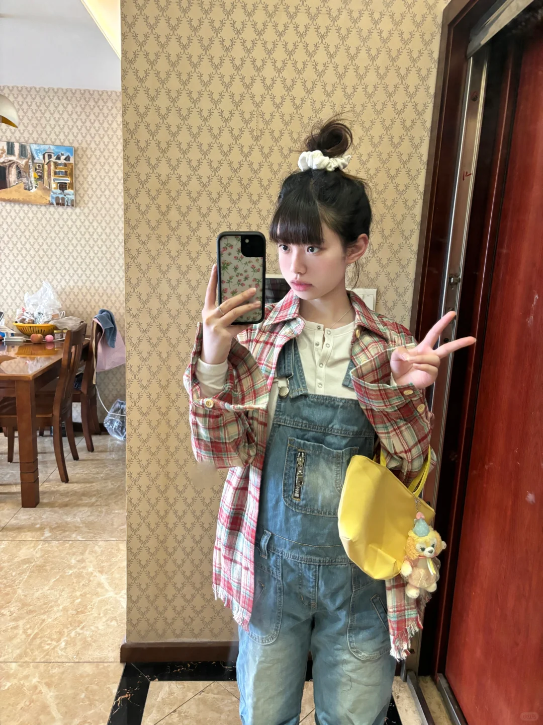 我称为春季舒适穿搭公式，背带裤➕衬衣