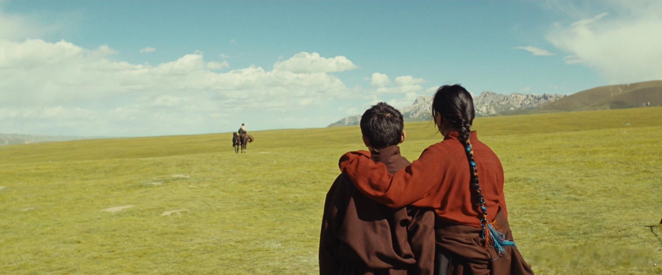 第一次并肩作战竟是为了卖掉你《生命树》这段看的心里酸酸的😔，才仁想卖天珠支持丈