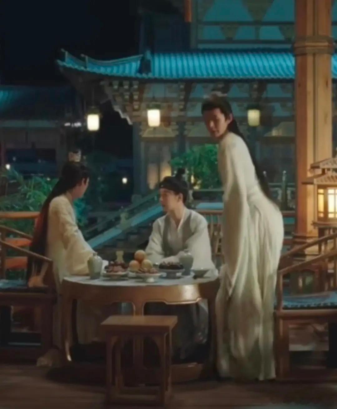 #涂山璟翘屁嫩狐# 原来大家都关注到这一点了啊，涂山璟坐下去之前他的屁股真的是好