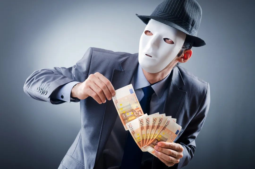 股票市场包括洋股，最大的问题是：企业上市本应该是团队奋斗的新起点，但团队一套现就