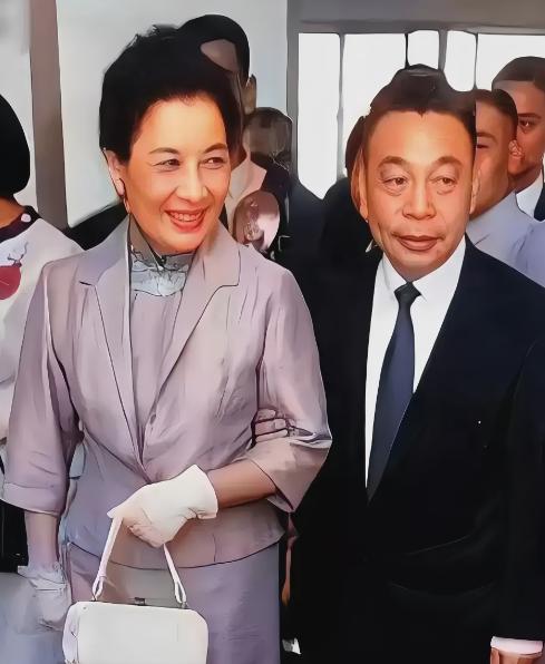 1975年4月5日，蒋介石在台北士林官邸病逝，这位政治强人的谢幕，如同一道分水岭