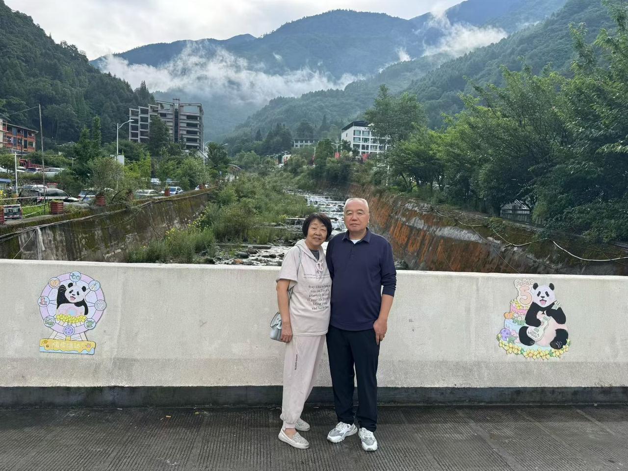 我认为，善待自己的最高境界，不是肆意享受、放纵自己，而是内心通透、情绪自渡、不内