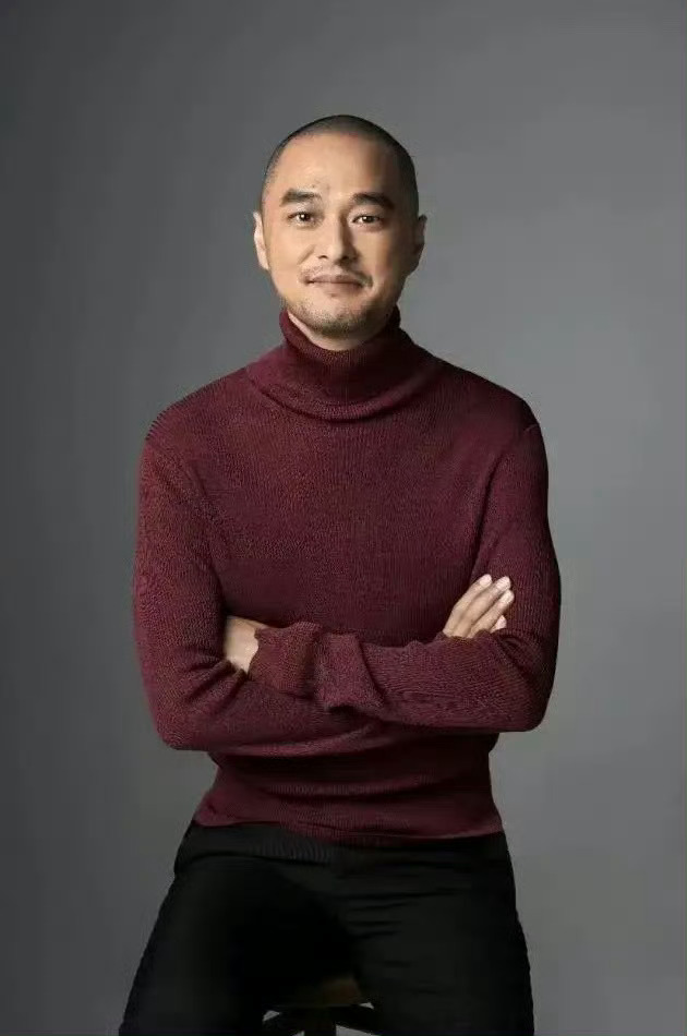 “女人最蠢的行为，就是不好好读书上进，而早早地谈恋爱，在低层找烂男人，被低成本的