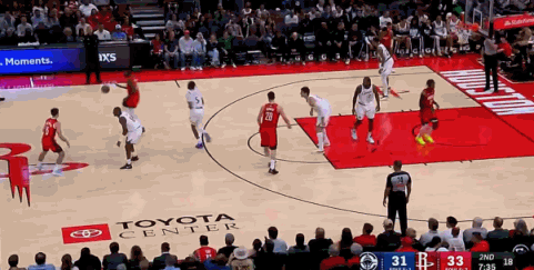 邓恩的抢断是真漂亮，但他抢断后的快攻转换得分能力也是真弱鸡啊
上半场三次漂亮的抢