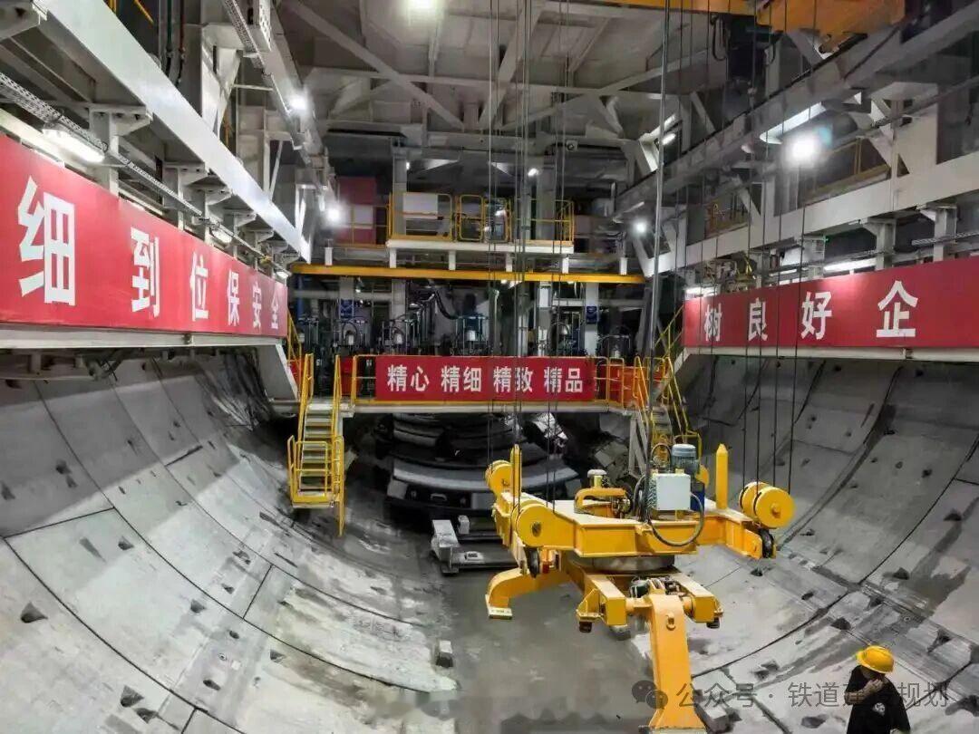 高铁头条【五一，江苏5条高铁建设跑出加速度】江苏省铁路集团3日消息：这个“五一”