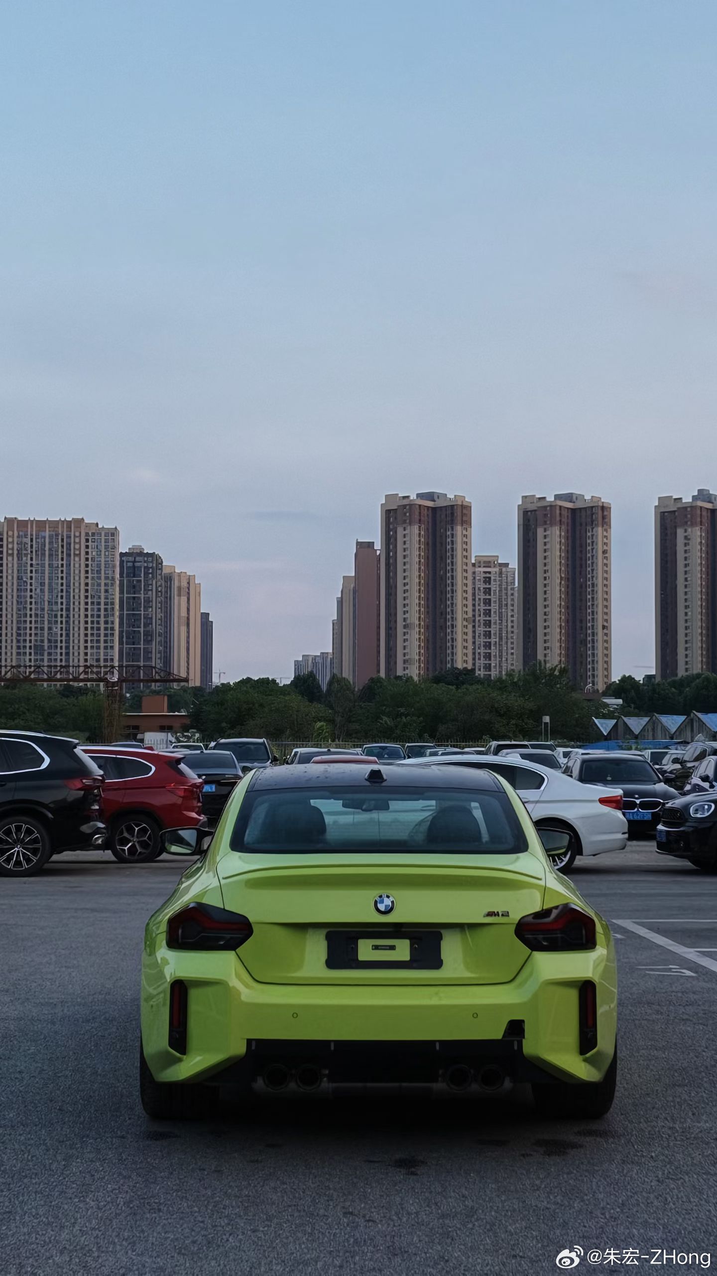 宝马 M2 圣保罗黄指导价608000元选配 51400元全款裸车 565400