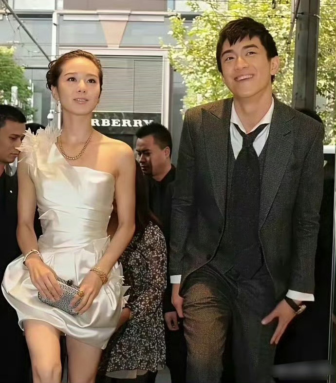 刘诗诗早年参加活动竟然不涂口红就去了，这状态绝了 