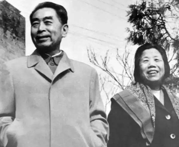 1997年，中国银行内部查账时，竟发现周总理账户，在30年前存了1.2万英镑，加
