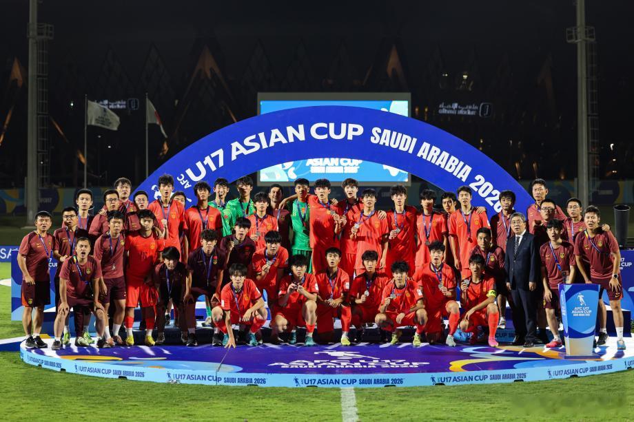【U17国足2比3不敌日本队，获亚军】5月23日凌晨一点，备受关注的2026年U