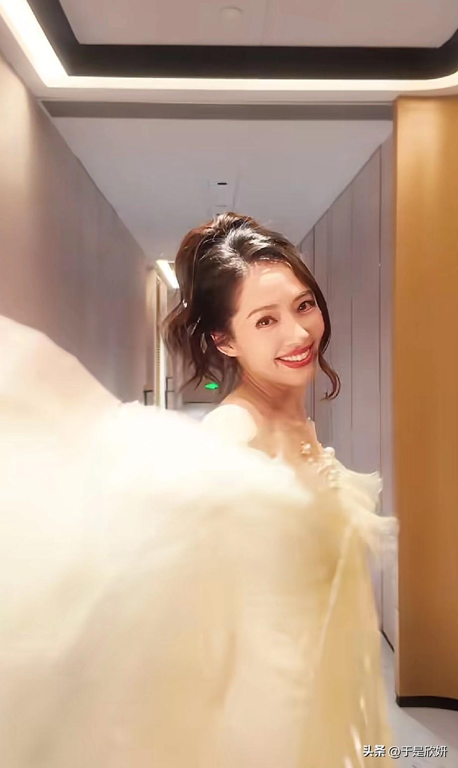 40岁郭碧婷状态封神！豪门阔太的松弛感，才是真正的顶级审美
 
当郭碧婷穿着这件