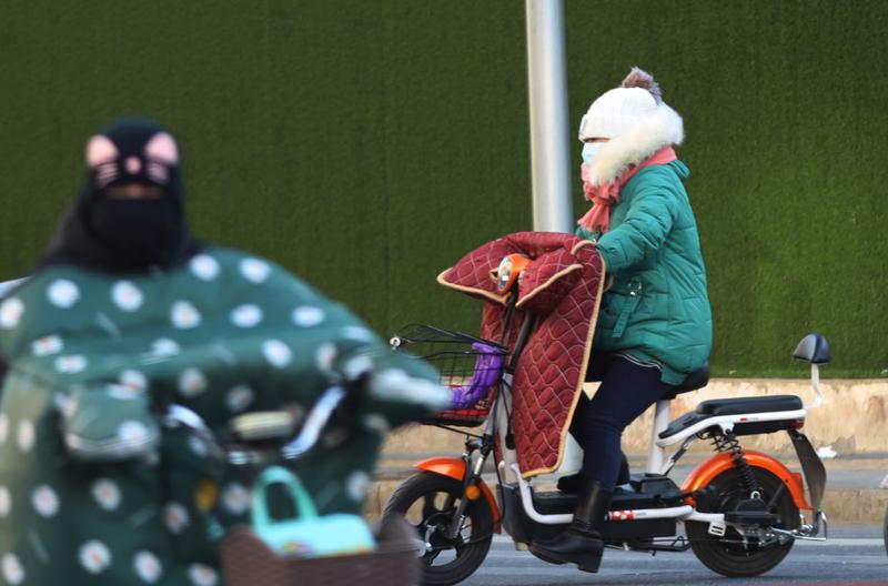 把冬至过成“夏至”的广东人注意！最低8℃！厚衣服又要出动，广州又新一股冷空气在“