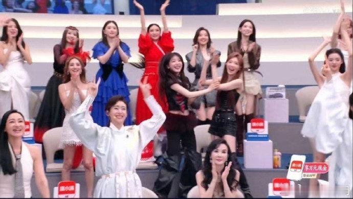 浪姐张杰鸟巢演唱会团建 即使有人没能到场，心意也从未缺席，姐姐们的情谊太好哭了！