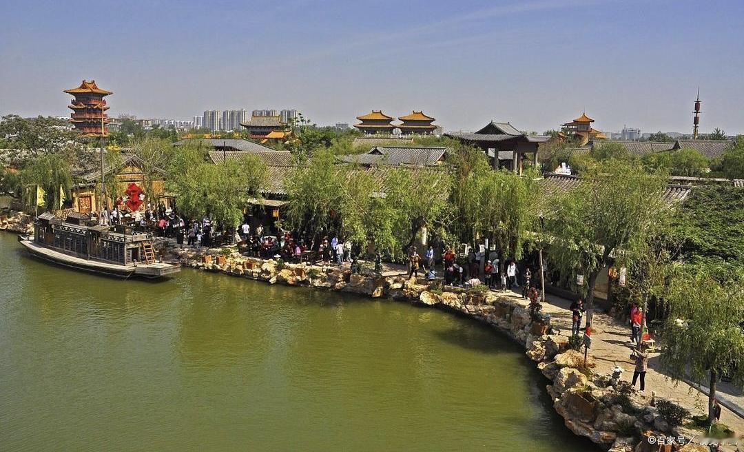 国庆假期河南文旅交出亮眼成绩单，4A级及以上景区接待游客1833.3万人次，旅游