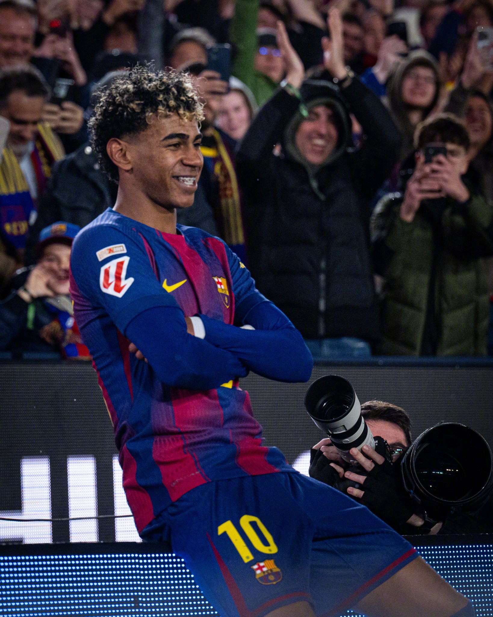 巴萨vs奥维耶多 满堂花醉三千客，一剑霜寒十四州巴萨 🔴🔵 ForçaBar