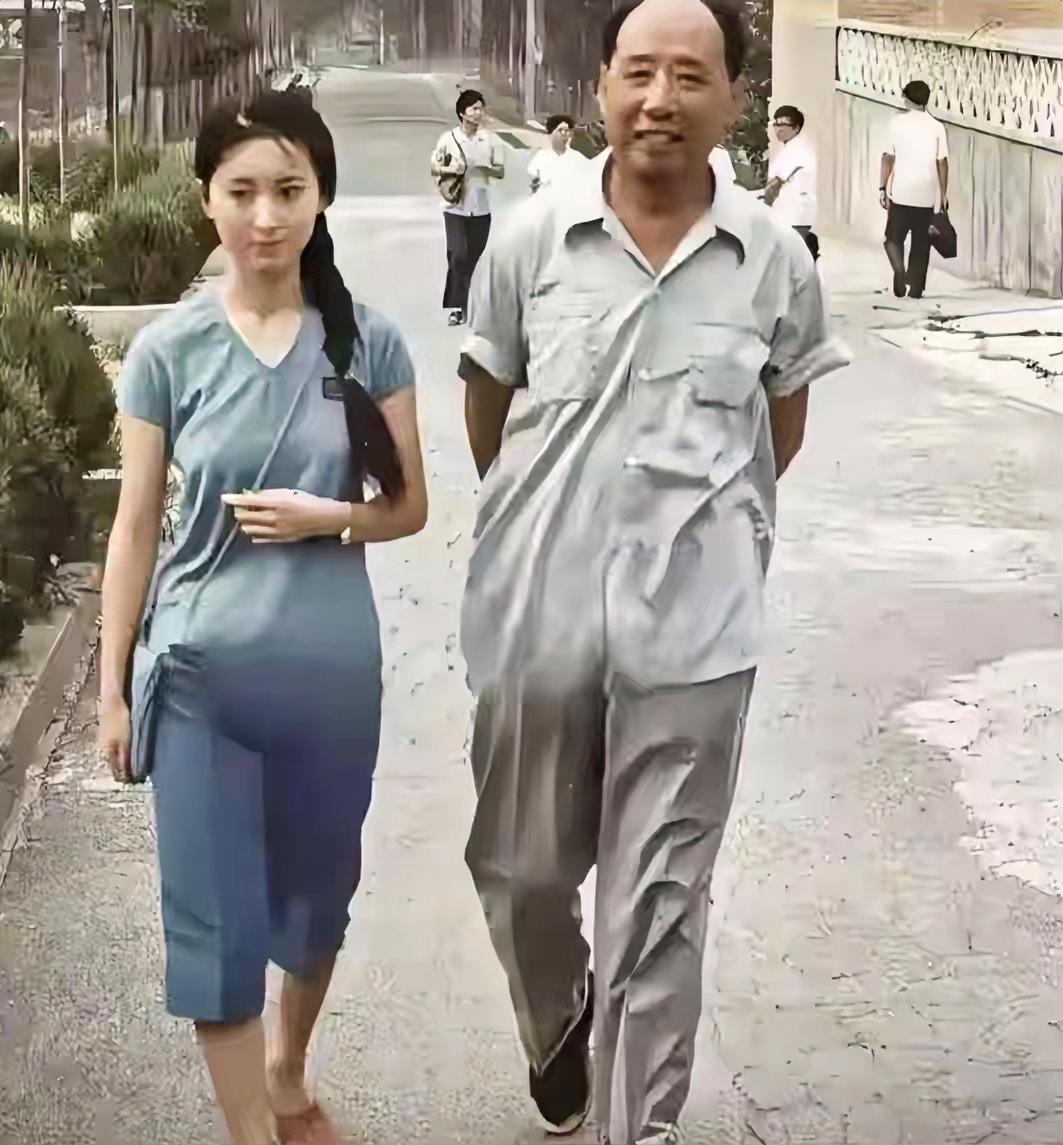 一转眼，不知不觉都老了，30年过去了，这两位著名人物，天妒英才，已经不在了，你还