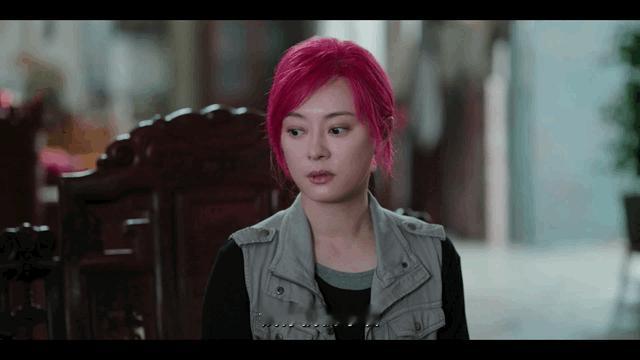 孙俪新剧好疯 原地逃离预告片直接把我看懵了，孙俪这次转型也太颠覆了。寻女五年的马