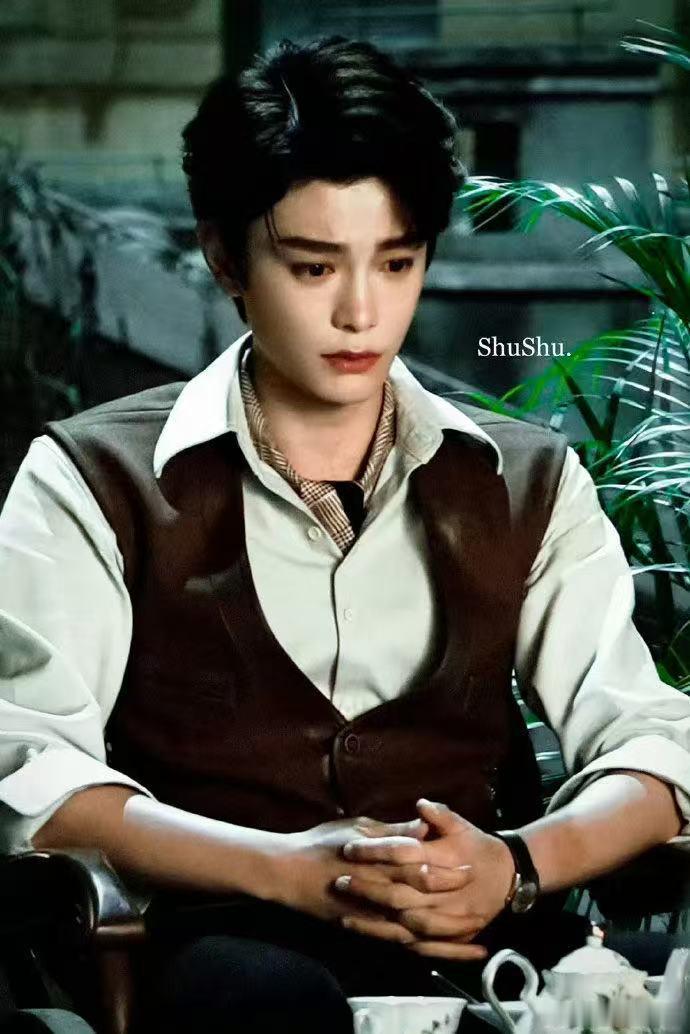 丁禹兮南部档案地狱局丁禹兮张海虾来也 以死谋局的设定太带感，丁禹兮把张海虾身上的