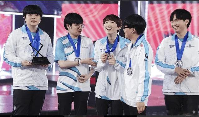 Ghost官宣退役：很难达成自己的目标，决定退役近日原DK下路Ghost接受韩媒