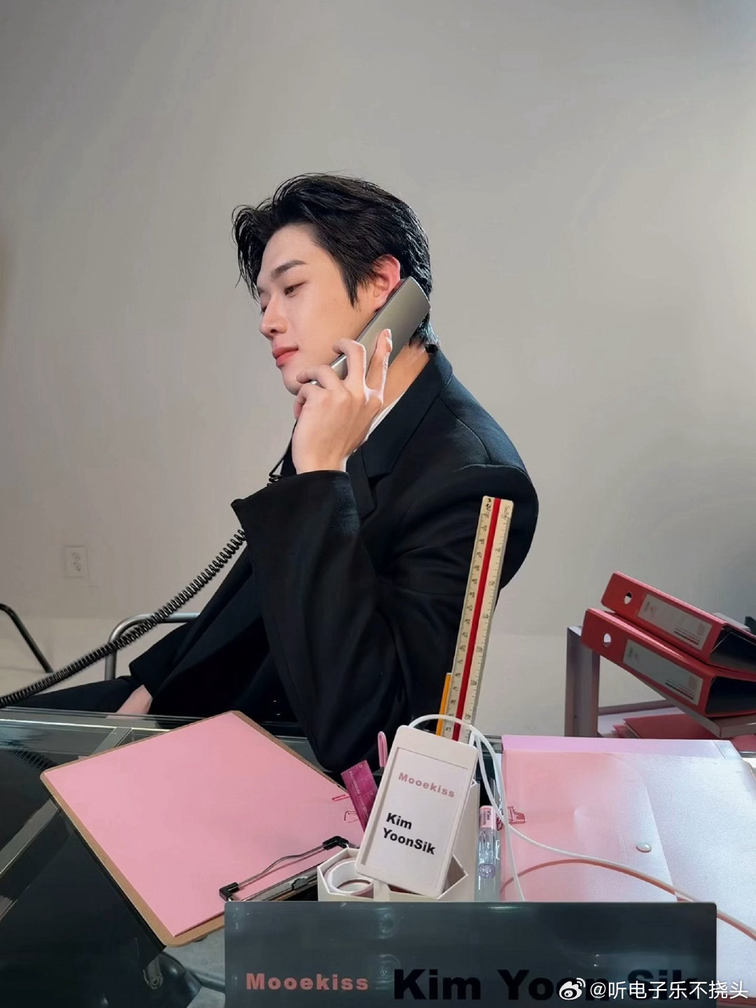 내가 mooekiss 예쁜사진 많다고 했지~?允植yoonzip跨海超时光 
