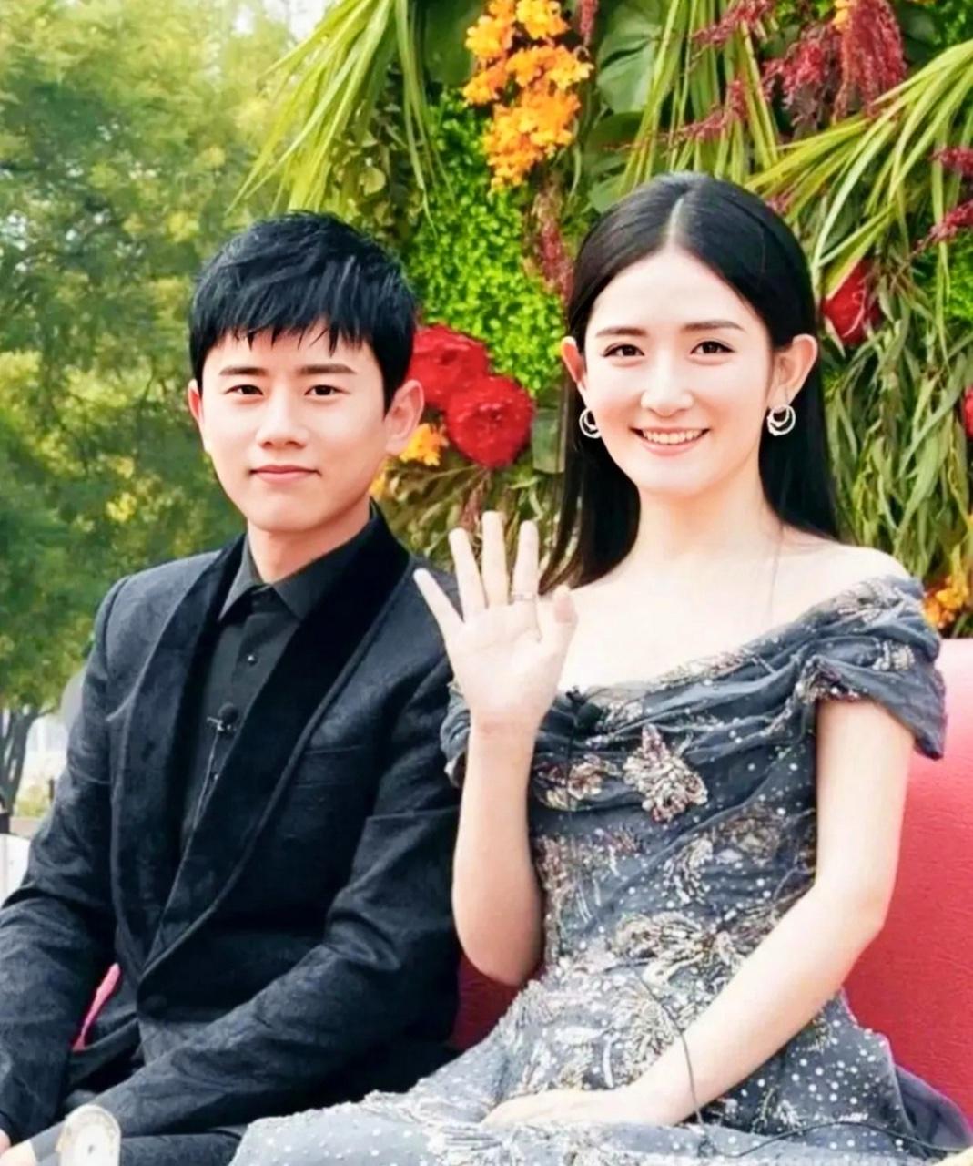 谢娜是不是有点玻璃心啊
而且这都过去多久了
怎么还旧事重提
喊话薛之谦为他之前的