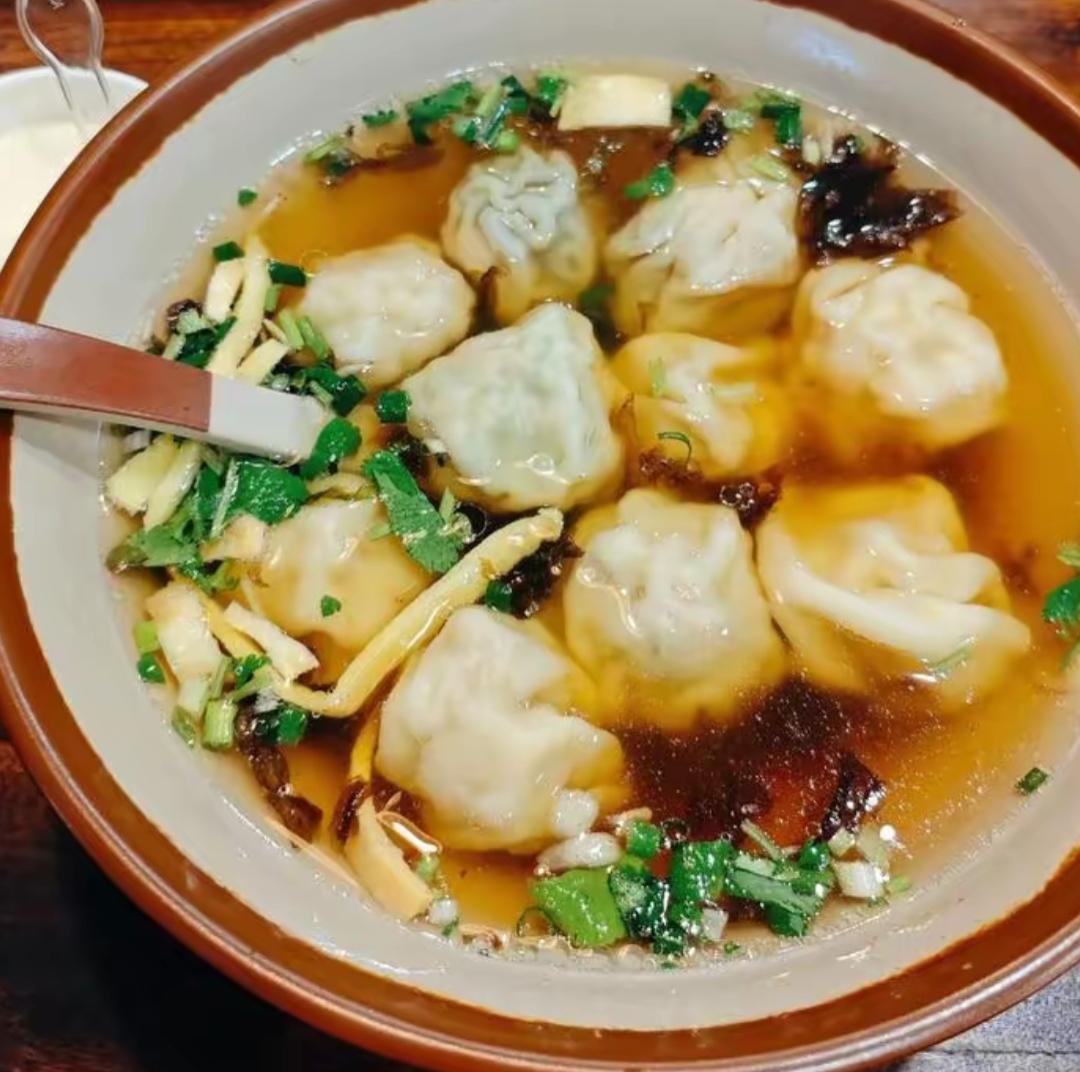 汤白如玉，饺香满堂。全国都叫馄饨吗？有没有别的方言？家常馄饨汤