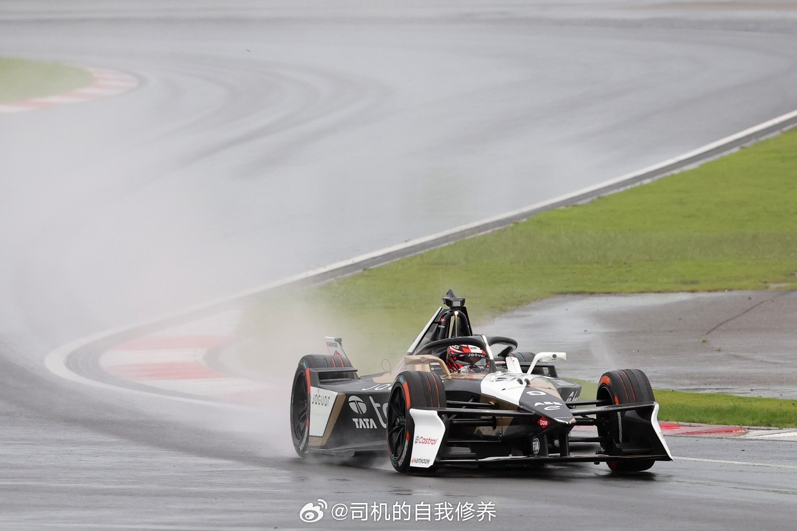 Formula E本赛季第12回合和第13回合在上海国际赛车场进行，我们来聊聊捷