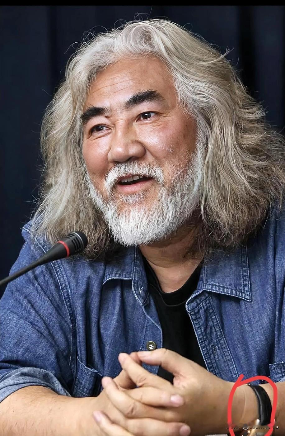 张纪中的公司欠债1.2亿，被列为失信被执行人。

近几日张纪中卸去法人的名，但是