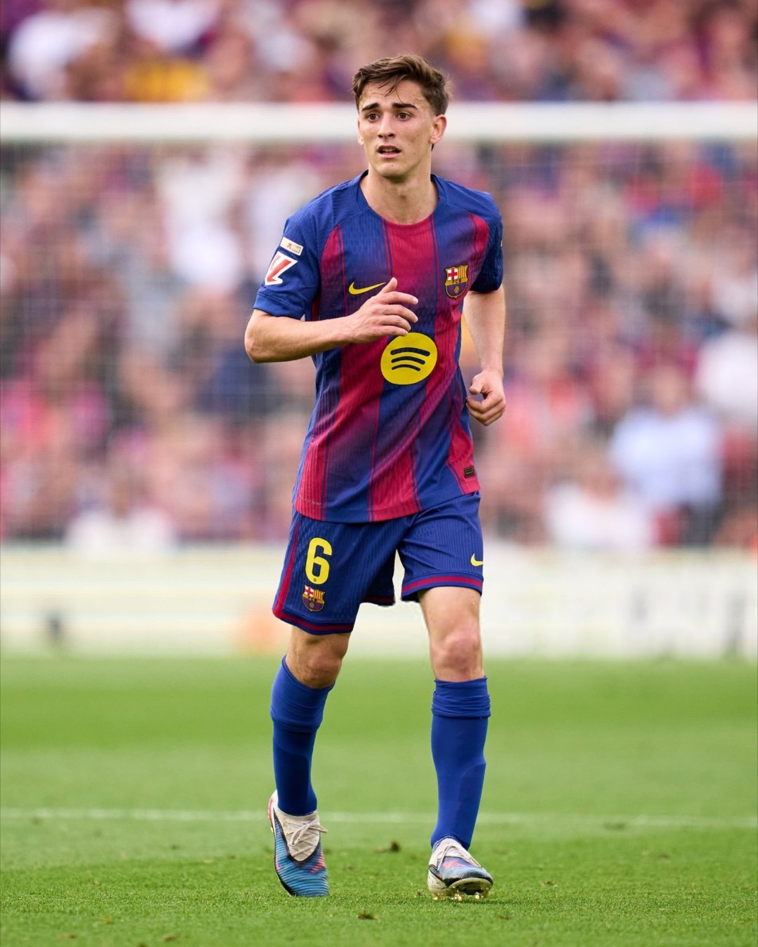 世体：西班牙主教练德拉富恩特始终密切关注加维的情况，这增加了他在即将到来的世界杯