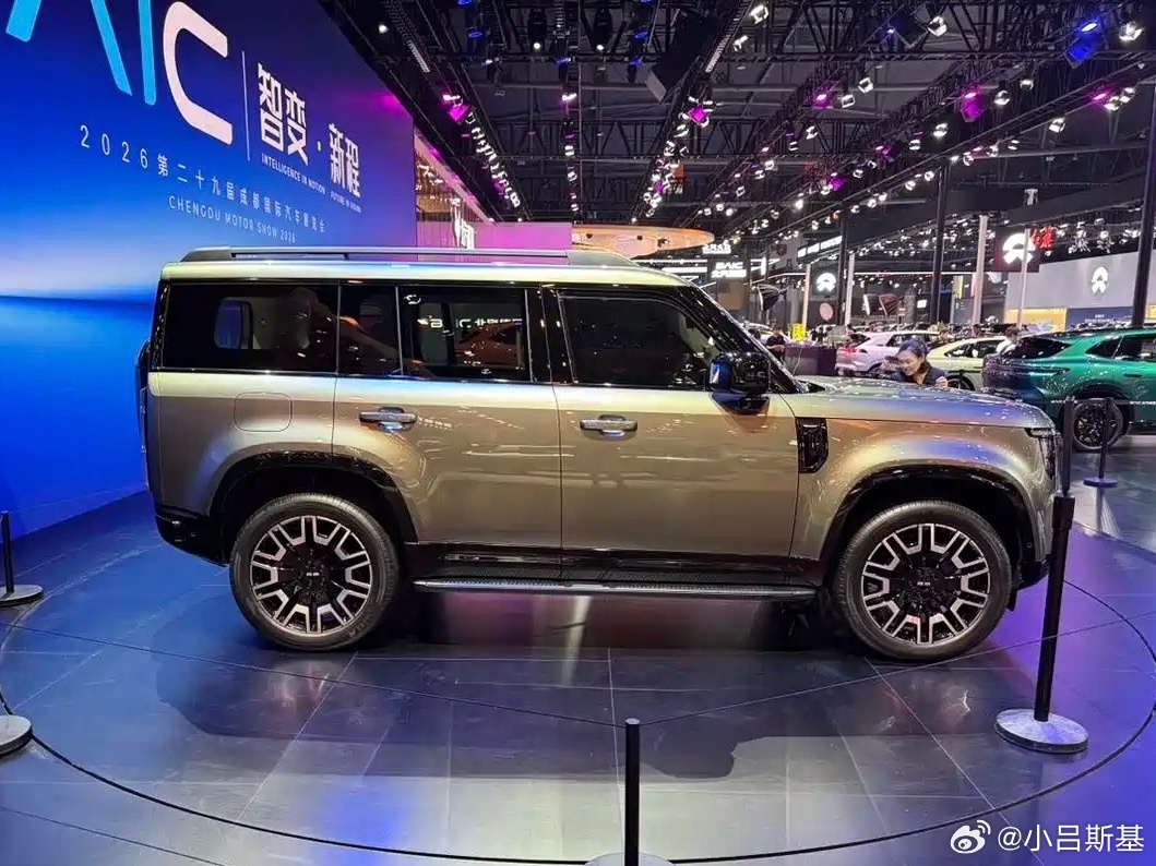 中国汽车历史上最像卫士的车出现了，它甚至都可以当做卫士改款的样子了[笑cry][