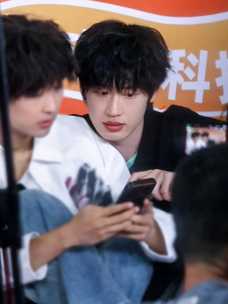 。好乖一只猪吧[流鼻血][流鼻血][流鼻血] ​​​