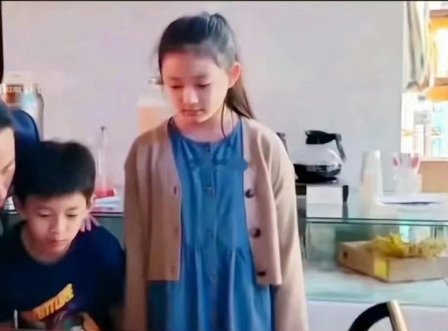 小玥儿是这个世界上最像大s的人了 小玥儿用烟花缅怀大S 