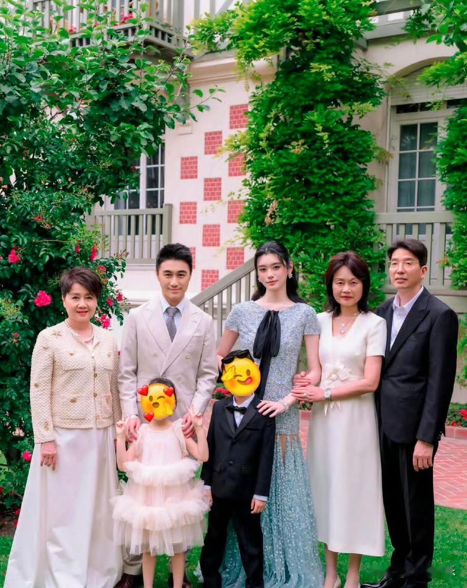 奚梦瑶何猷君婚礼欢迎晚宴，谷爱凌也去了