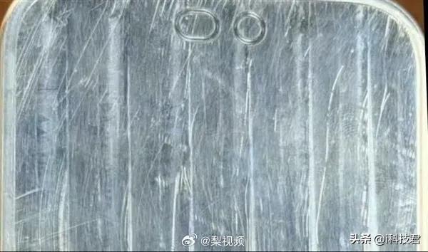 18 Pro灵动岛面积缩小了，这样屏占比提升，屏幕外观变了，又有新鲜感了，又能吸