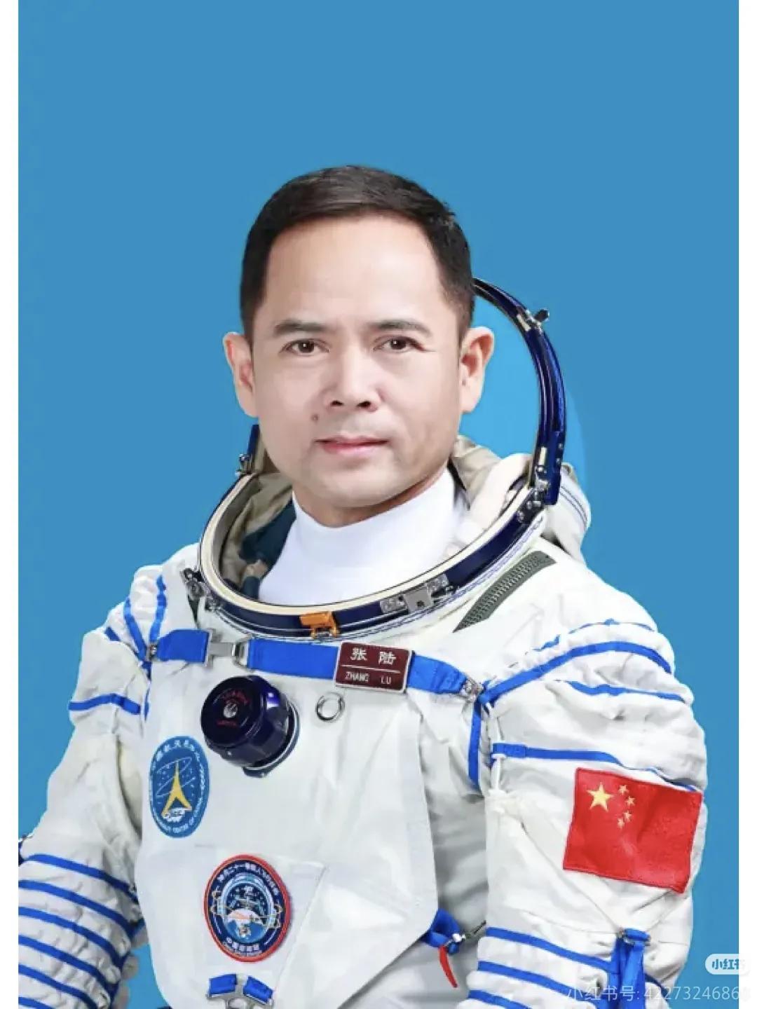 5月29日，神舟22号载人飞船搭载神舟21号航天员乘组踏上了回家之旅。
神舟21
