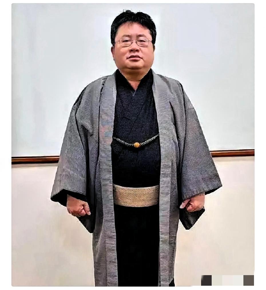 高市早苗疯狂反华，背后竟是两个中国败类在出谋划策？为高市早苗出谋划策的两个中国败