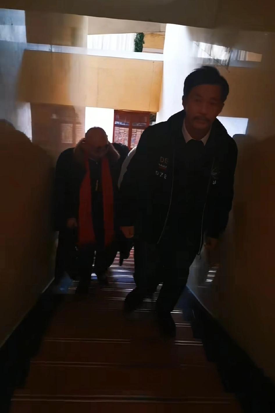 沈老师入局体验了一把，那些人要的根本不是文化，而是流量跟资本跟他的理念不一样，他