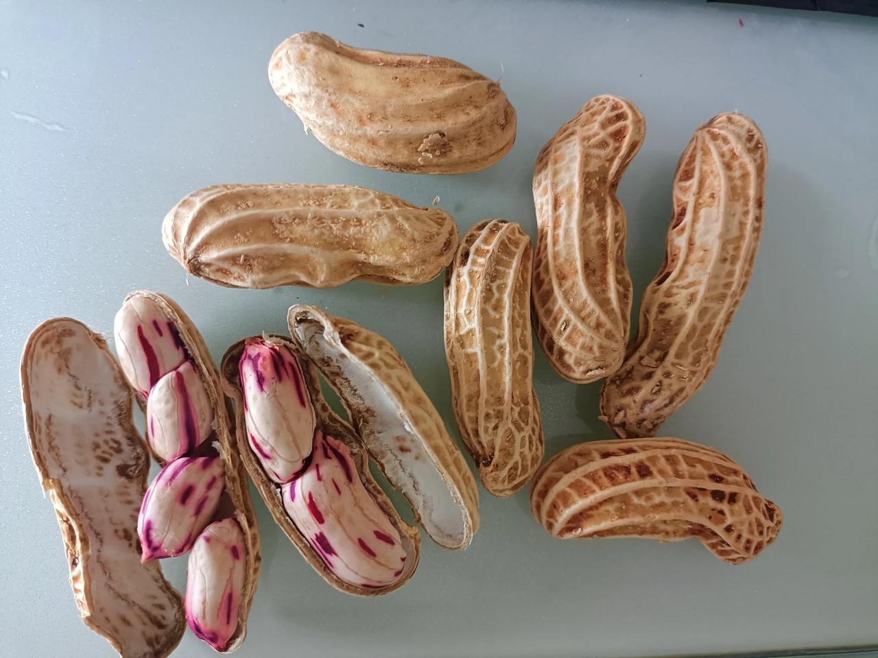 这啥花生，还一斤25元，吃了有什么效果呀，有谁知道？真的还是第一次吃，又那么贵了